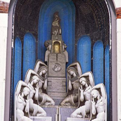 9 Vp 103 93100403 Burial Monument Cm Milano